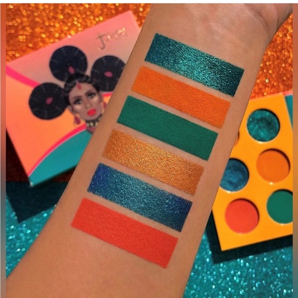 Juvia's Place Vibrant Eyeshadow Palette - Picture 1 of 3